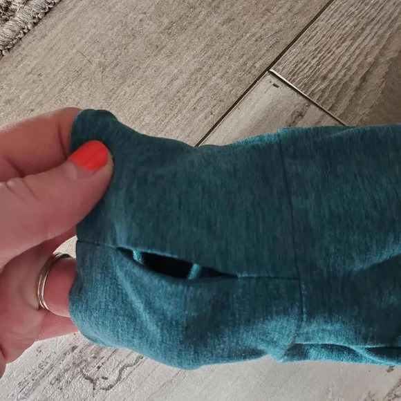 Runway Kids Youth Girls Long Sleeve Tee Workout Top w/ Thumbholes Sz XL/16 - Picture 5 of 15